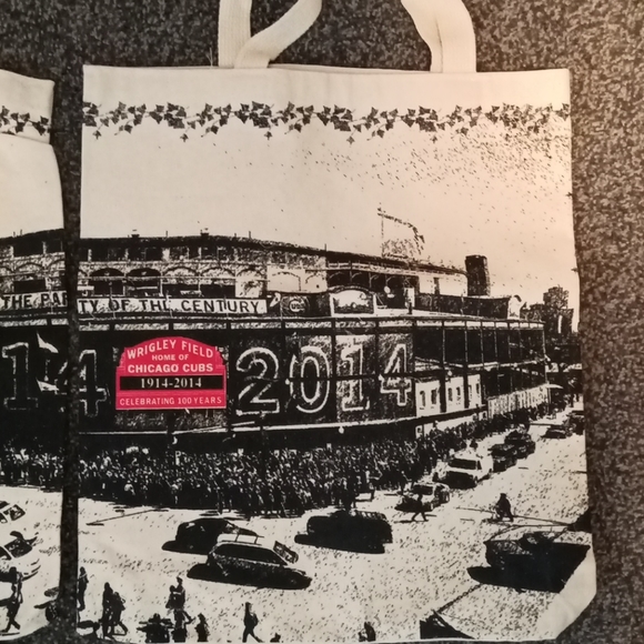 Pair of 💯 Year Wrigley Field Commemorative Totes - Picture 3 of 5